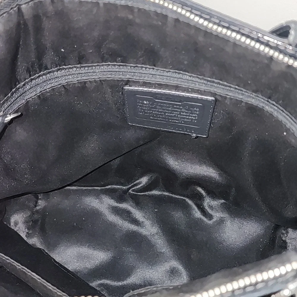 Coach Signature Patent Leather Black Tote Op ART MONOGRAM - Picture 11 of 13